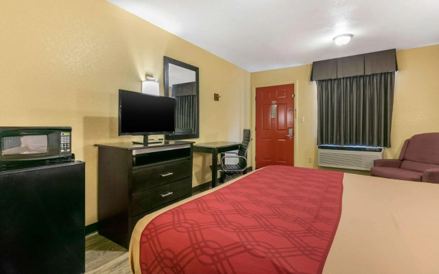 photo 5 of Econo Lodge Jonesboro