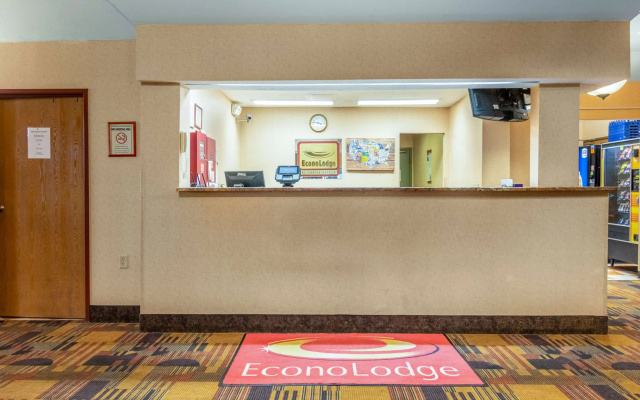 photo 2 of Econo Lodge Kent - Akron West