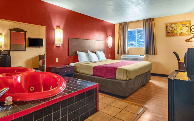 photo 5 of Econo Lodge Kent - Akron West