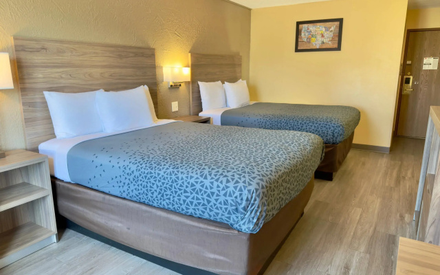 photo 5 of Econo Lodge Lansing - Leavenworth