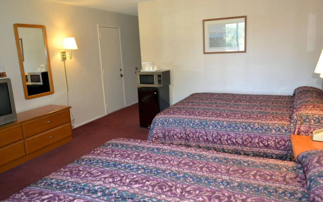 photo 2 of Latham Inn