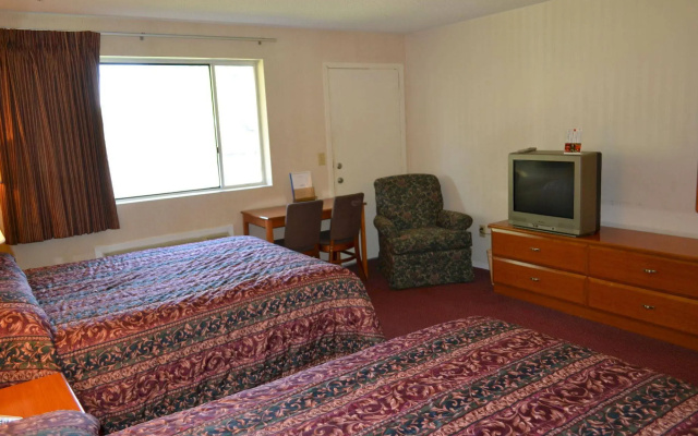 photo 4 of Latham Inn