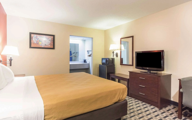 photo 2 of Econo Lodge Laurel