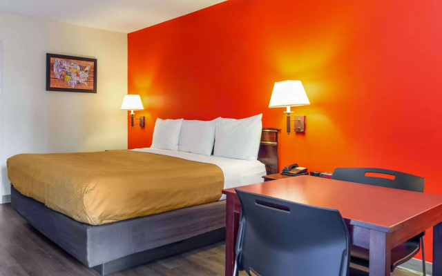 photo 4 of Econo Lodge Laurel