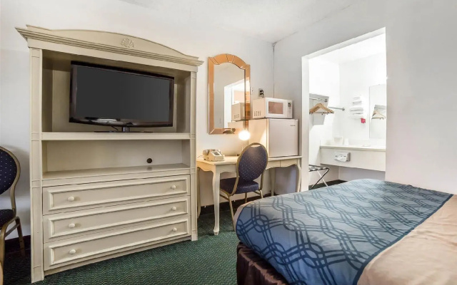 photo 2 of Travel Inn Lewiston
