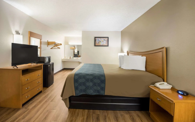 photo 4 of Econo Lodge Live Oak