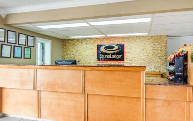 photo 2 of Econo Lodge