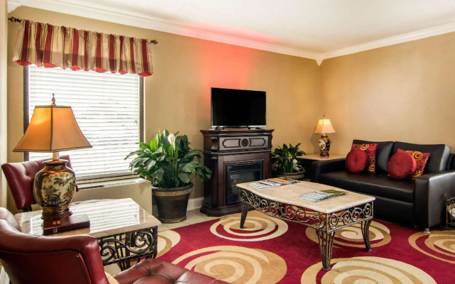 photo 5 of Econo Lodge