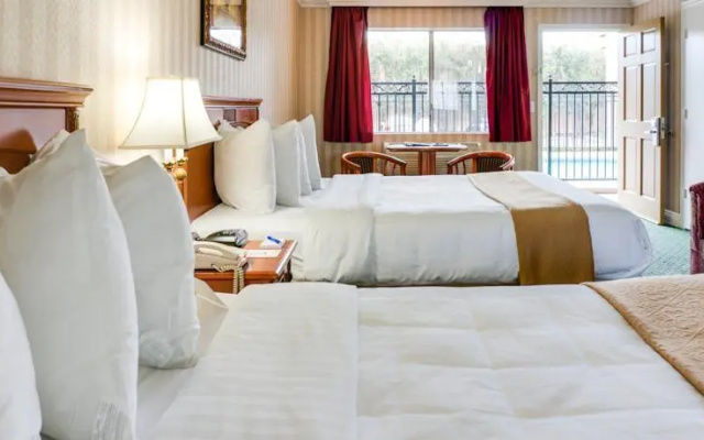 photo 2 of Econo Lodge Maingate
