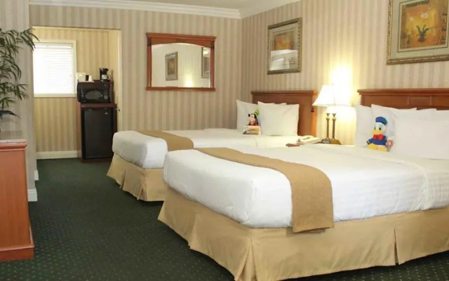 photo 4 of Econo Lodge Maingate