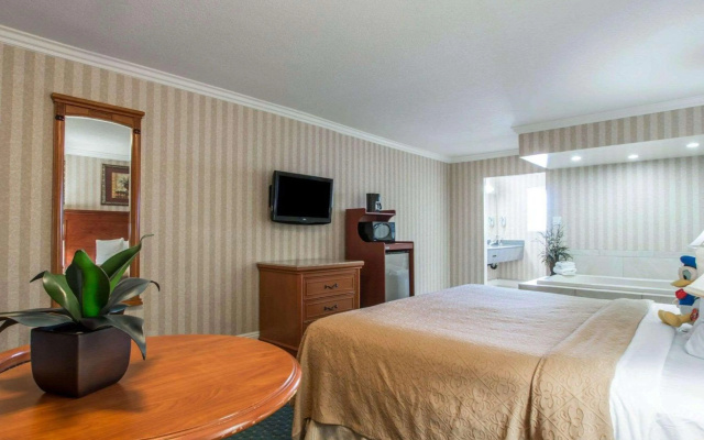 photo 5 of Quality Inn & Suites Anaheim Maingate