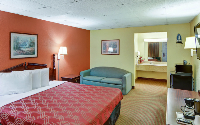 photo 3 of Econo Lodge Marshall