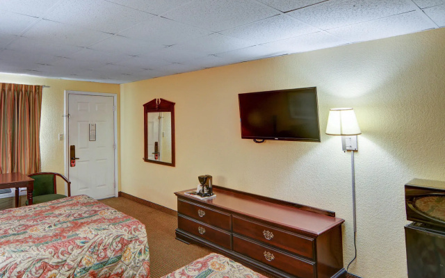 photo 4 of Econo Lodge Marshall