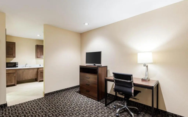 photo 5 of Econo Lodge Medical Center