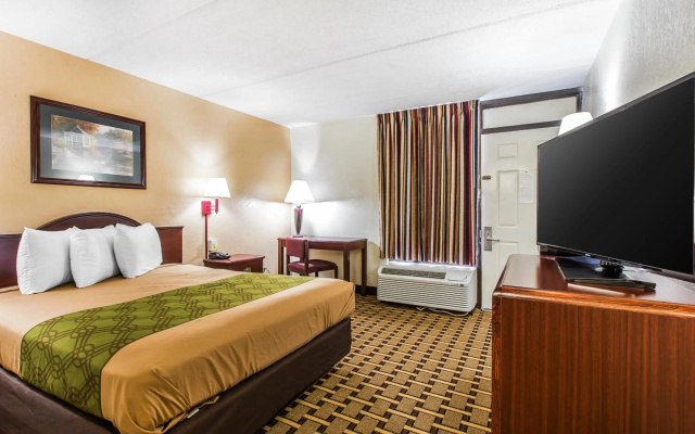 photo 4 of Econo Lodge Savannah Midtown