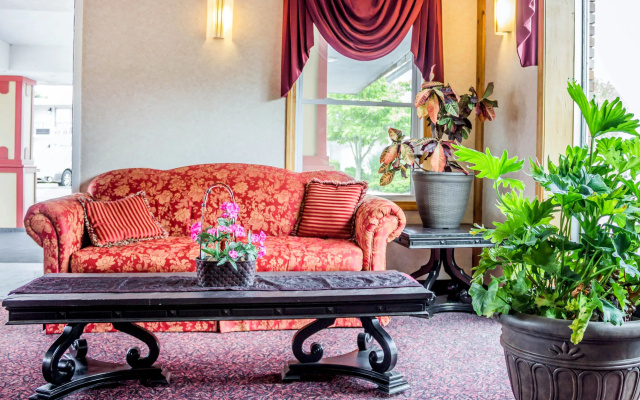 photo 2 of Rodeway Inn Mystic - Groton