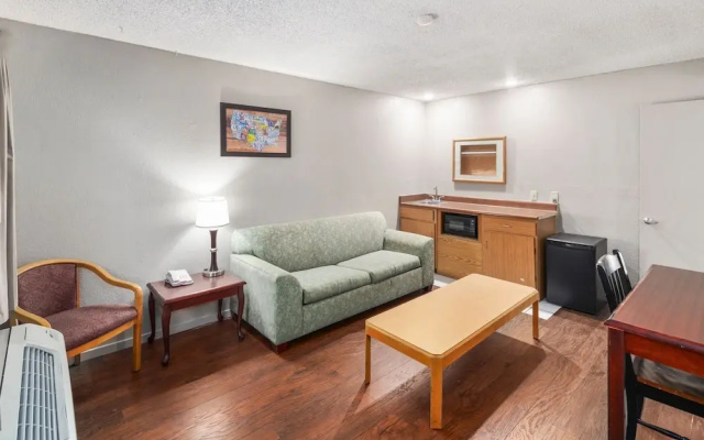 photo 4 of Econo Lodge Near Bellevue Square