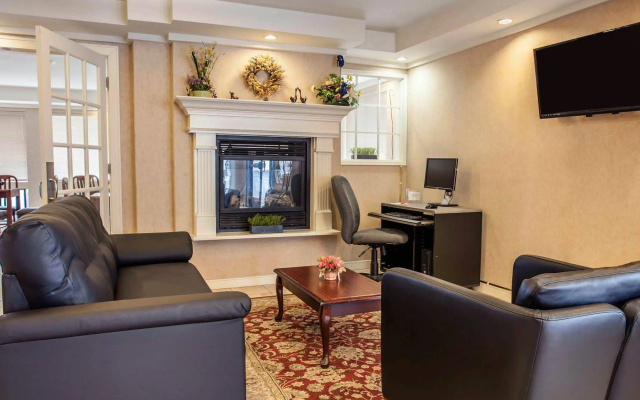 photo 2 of Inn at Lake Washington By OYO I-405