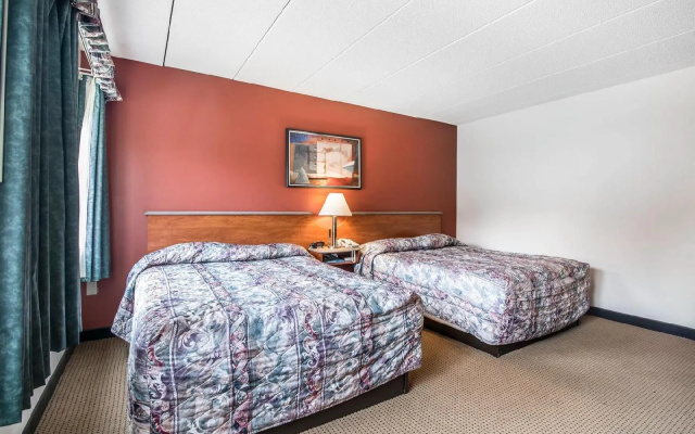 photo 3 of Econo Lodge Near Plymouth State University