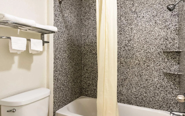 photo 5 of Econo Lodge Near SeaWorld