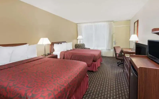 photo 3 of Econo Lodge