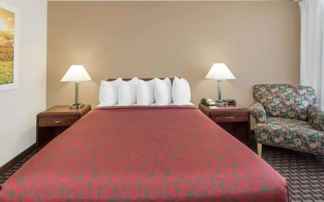 photo 5 of Econo Lodge
