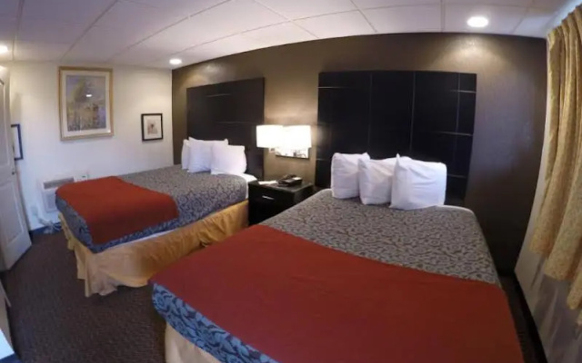 photo 4 of Econo Lodge Newark International Airport