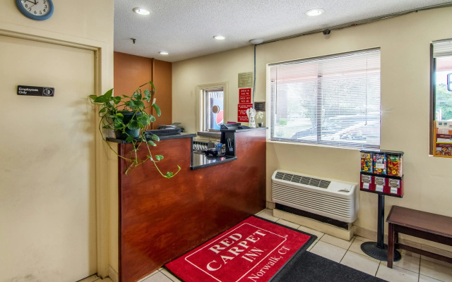 photo 2 of Red Carpet Inn Norwalk
