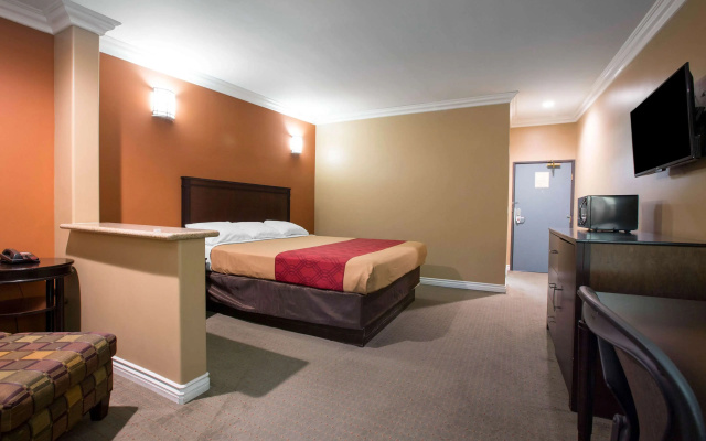 photo 3 of Baymont by Wyndham Ontario