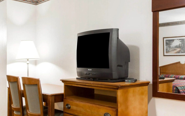 photo 5 of Americas Best Value Inn Opelika