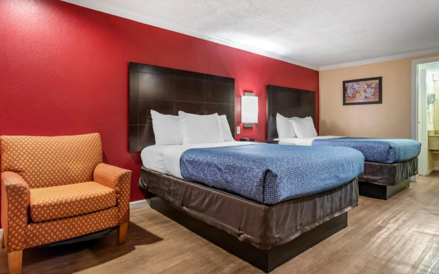 photo 3 of Econo Lodge Oxford near Choccolocco Park