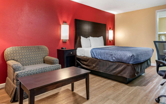 photo 5 of Econo Lodge Oxford near Choccolocco Park