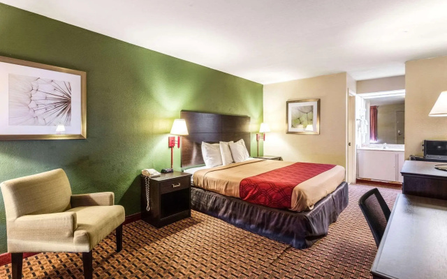 photo 4 of Econo Lodge Homewood - Birmingham