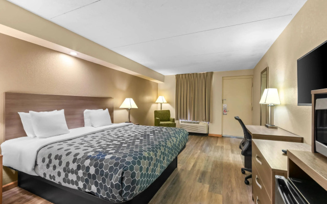 photo 5 of Econo Lodge Panama City St. Andrews