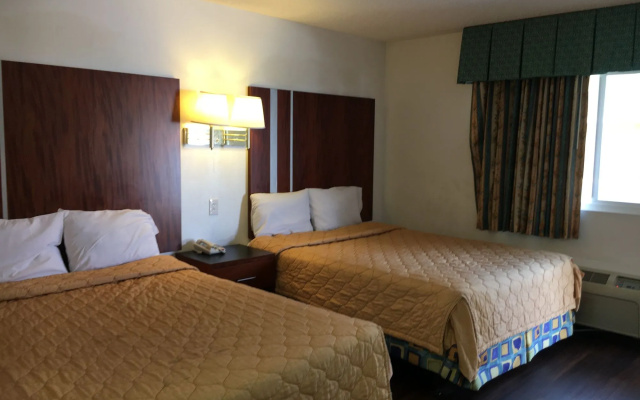 photo 2 of Riverside Inn & Suites