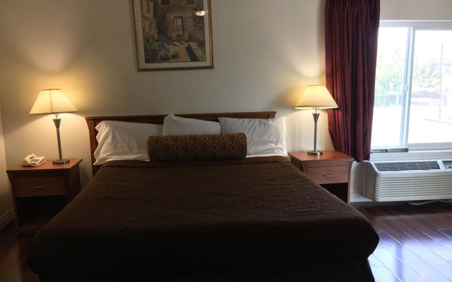 photo 3 of Riverside Inn & Suites
