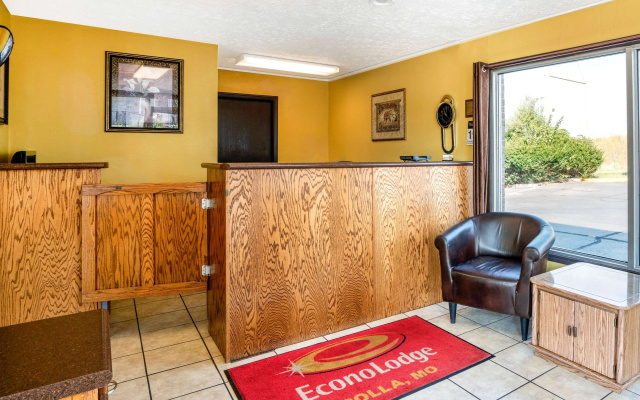 photo 3 of Econo Lodge Rolla I-44 Exit 184 Near Missouri University of Science and Technology