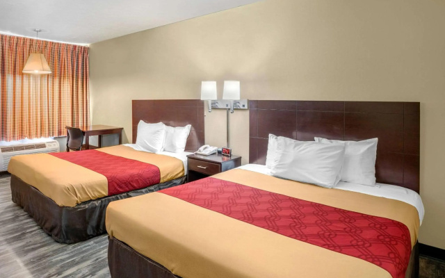 photo 5 of Econo Lodge Rolla I-44 Exit 184 Near Missouri University of Science and Technology