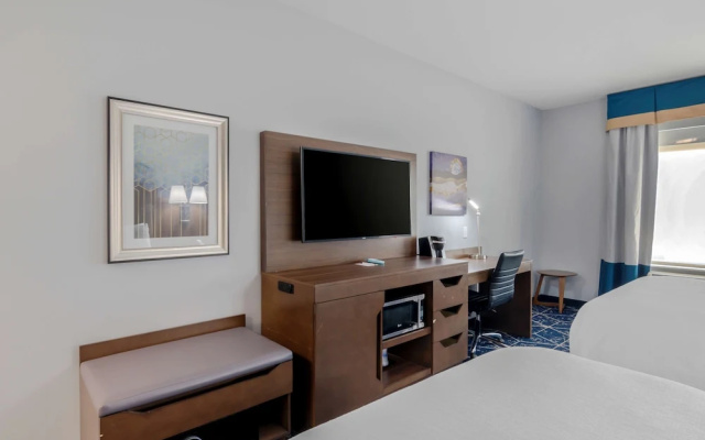 photo 4 of Econo Lodge Saint Louis