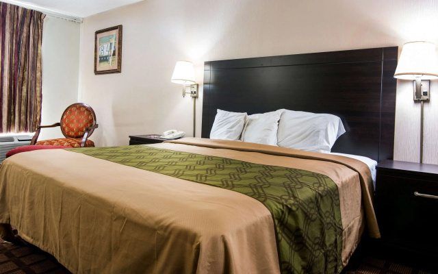 photo 3 of Econo Lodge Selma - Smithfield