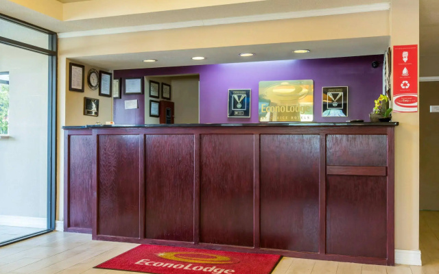 photo 2 of Royal Palms INN