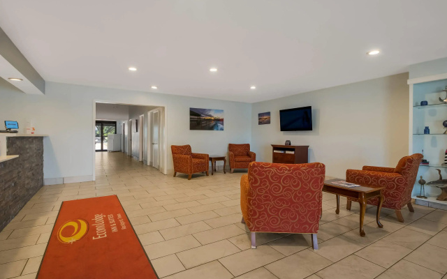 photo 2 of Econo Lodge Inn & Suites Fulton - Rockport