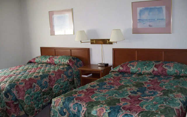 photo 4 of Econo Lodge Tacoma Mall