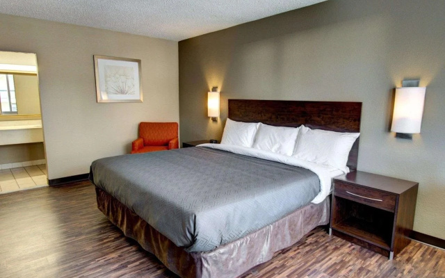 photo 3 of Econo Lodge Takoma Park
