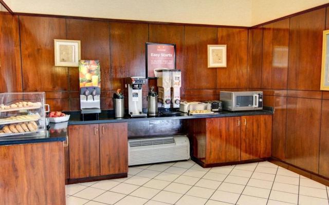 photo 5 of Econo Lodge Takoma Park