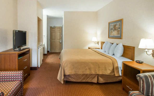 photo 3 of Econo Lodge Tech Center
