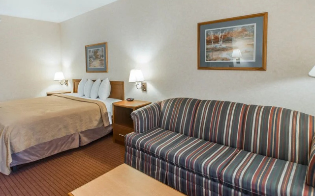 photo 4 of Econo Lodge Tech Center