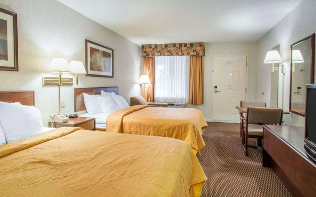 photo 4 of Econo Lodge Troy