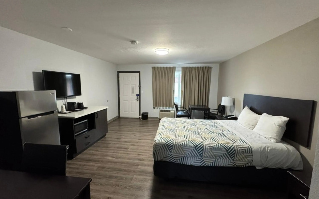 photo 5 of Econo Lodge