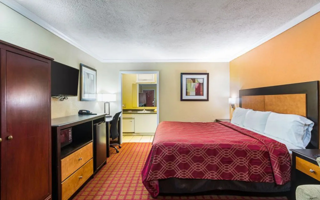 photo 4 of Econo Lodge West Dodge